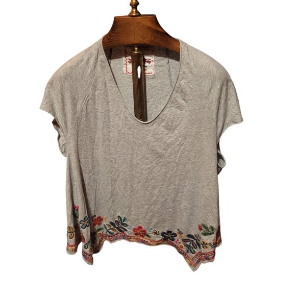 Johnny Was Gray Loose Fit Boho Embroidered Floral V-Neck T-Shirt Size Small - Picture 1 of 6